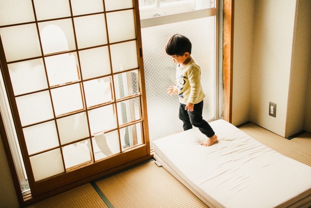 障子がビリビリ