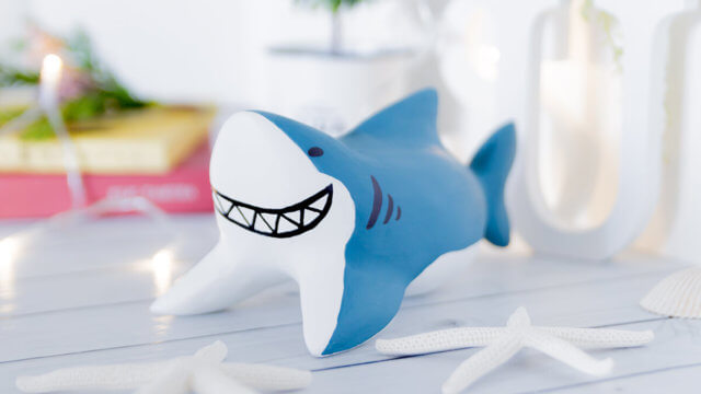 サメの木製人形１